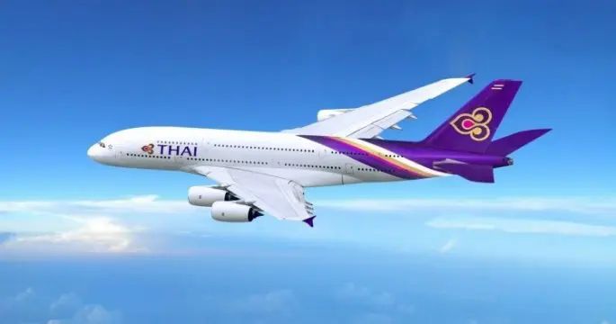 ASEANNOWTH's tweet photo. UPDATE: Thai Airways Orders Pay Cut for Negligent Flight Attendants ➡️ https://t.co/TO8waF3V95

#ThaiAirways #CabinCrew #TrayGate #Investigation #Incident https://t.co/x3bLp6zpWN
