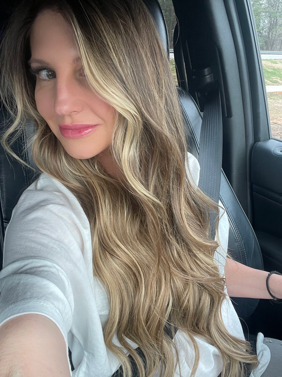 New hair :) well we touched it up but it always makes me feel better ❤️‍🩹