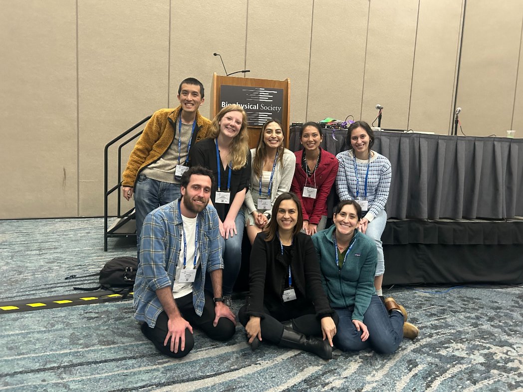 First year at BPS and so happy to share it with these super cool people (pun intended). #cryoET❄️ #BPS2023 #WomenInSTEM