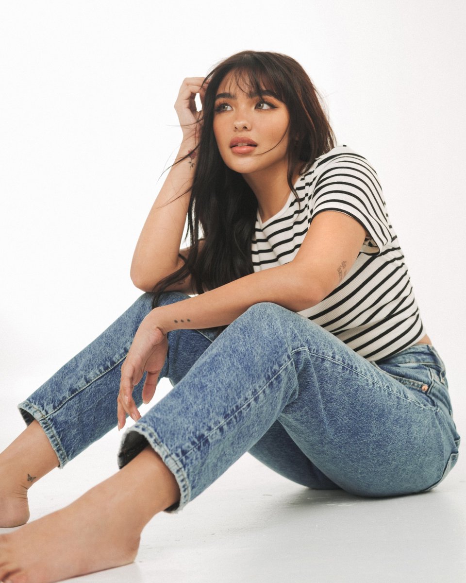hmphilippines's tweet photo. Get powered by denim like @iamandrea_b! This vintage straight denim is a perfect fit! π― #HMdenim
Find yours in stores and online: https://t.co/HXsKspzVm2
Photo by: Andrea Beldua
(Instagram: andreabeldua) https://t.co/KiZb8h9nVK