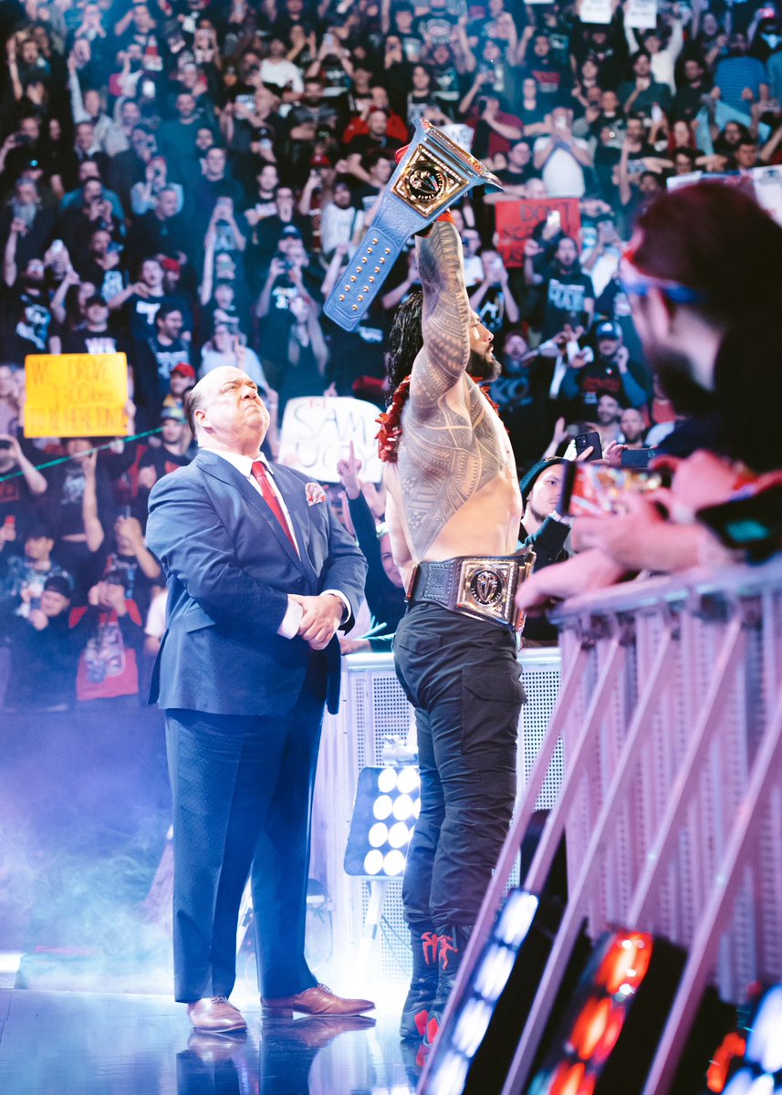 CatchNewz's tweet photo. Le règne de Roman Reigns en 1 mot ?

(📸 @burnitkhlo) https://t.co/I9eWRWK0vn