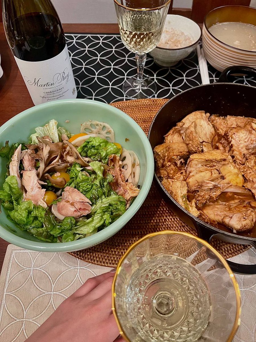 YukiSan35692651's tweet image. Chilling at home 😍
#simpledinner 
#snack 
#movies 
#homesweethome 
#cooking