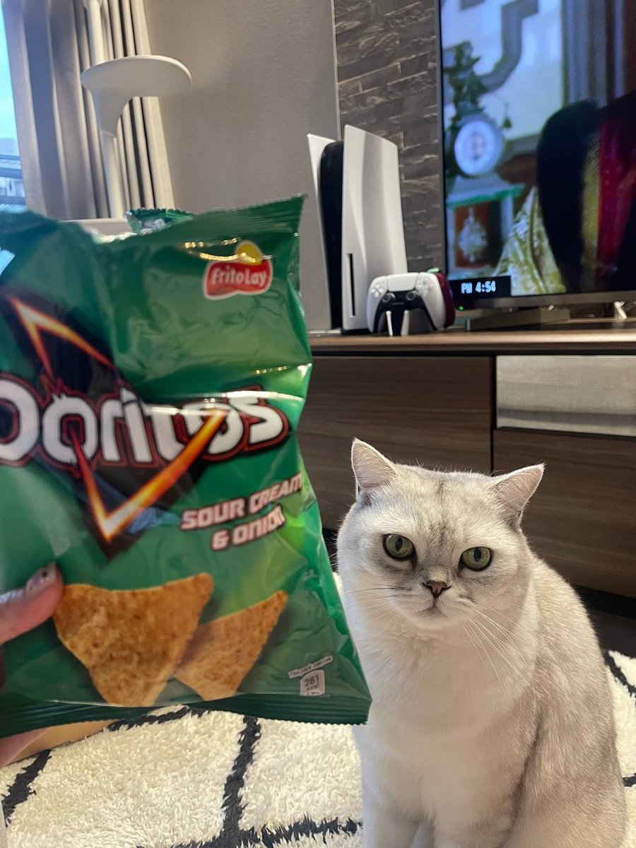 YukiSan35692651's tweet image. Chilling at home 😍
#simpledinner 
#snack 
#movies 
#homesweethome 
#cooking