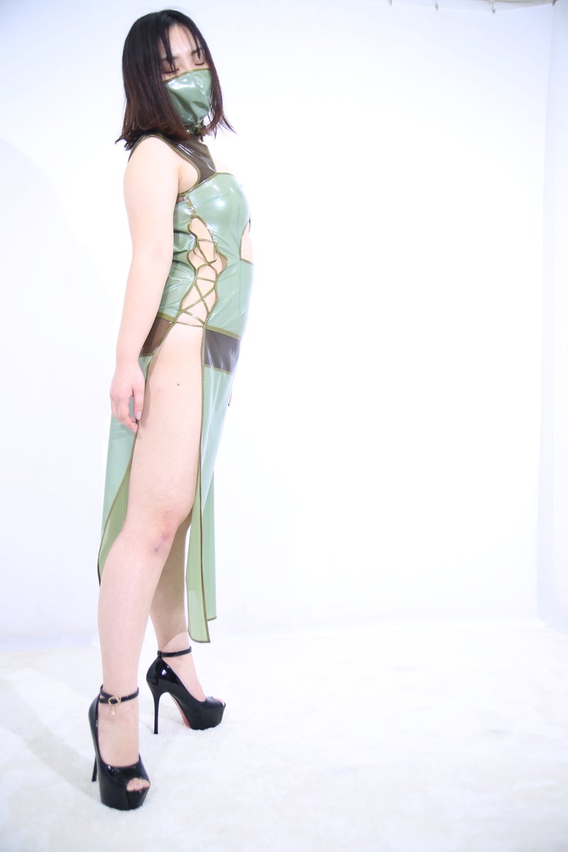 inpu0613's tweet photo. Latex ChinaDress Electric Green ver.
M あやちゃん@cathyayaka https://t.co/av1w06vhKV