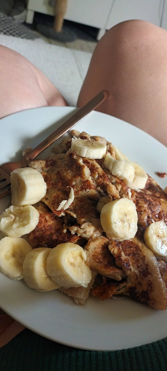 ness0100's tweet image. I tried to make those "healthy" banana pancakes and basically just ended up with banana scrambled egg because they refused the flip in one piece