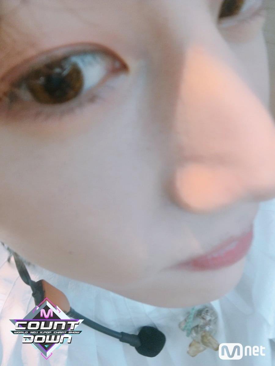 seven___secrets's tweet photo. OJO ( 👁️) así ando observándolos a todos y asegurándome que estén celebrando los #𝟻𝟶𝟶𝑑åys·跟·𝐋uci y estén disfrutando mucho de estos #𝔖ouvǝnir𖧧·𝚂tatiōn que ha mandado mi mujer. ¿No es la más considerada? Me encanta ♡ 

(🐰)  토끼구름  (☁️)  .* #Yannickꃓ https://t.co/T3Kr4ELxU1