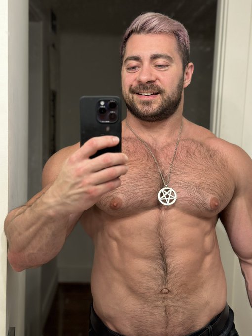 I ordered this for the 70&rsquo;s gala last weekend and it came late&hellip; I kinda like it? https://t.co/pFus4s<a href="/tag/thirsttrap"class="tags"><span>#thirsttrap</span></a>