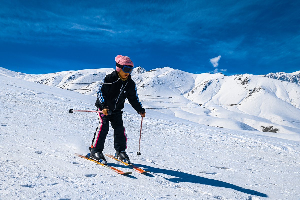 Snow skiing course conducted by IISM Gulmarg at Kargil. <a href="/santoshsukhdeve/">Santosh Sukhadeve</a> <a href="/utladakhtourism/">Ladakh Tourism</a> <a href="/Ravinder_Dangi1/">Ravinder Dangi</a>