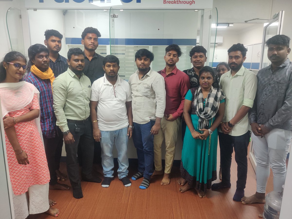 Fuehrer_fintech's tweet photo. Fuehrer Fintech pvt lmt #Egmore Branch opening #pooja with team 
@AxisBank @ICICIBank @HDFC_Bank @KotakBankLtd @TheOfficialSBI
@YESBANK #fuehrerdsa #fuehrerfintech #Fastapproval #fuehrerloan #loanlenders #loan #Fuehrer #loandsa #Egmore #ICICI https://t.co/d5KhxE4U3o