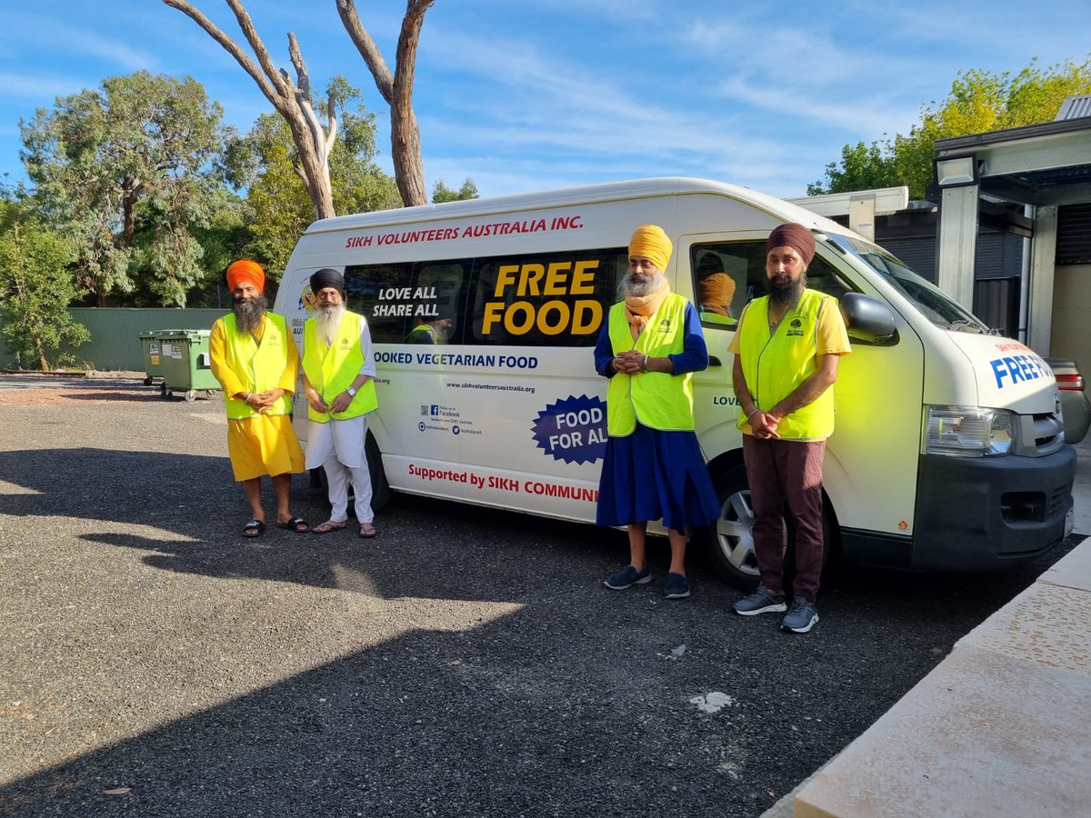 Looking at the severity of bushfire in North Melbourne region in Flowerdale and surrounding towns Sikh Volunteers Australia team is heading to Alexandera relief centre from Langwarrin base with meals to support the communities