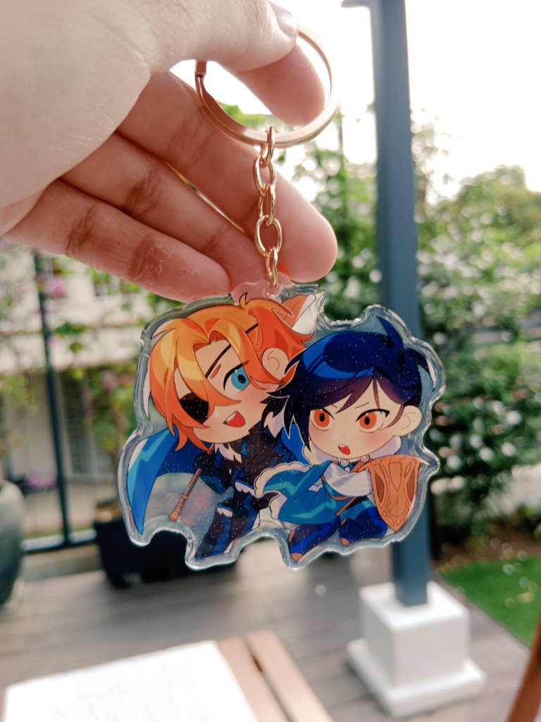 「Omg my glitter dimilix charms turned out」|Fox 🦊のイラスト