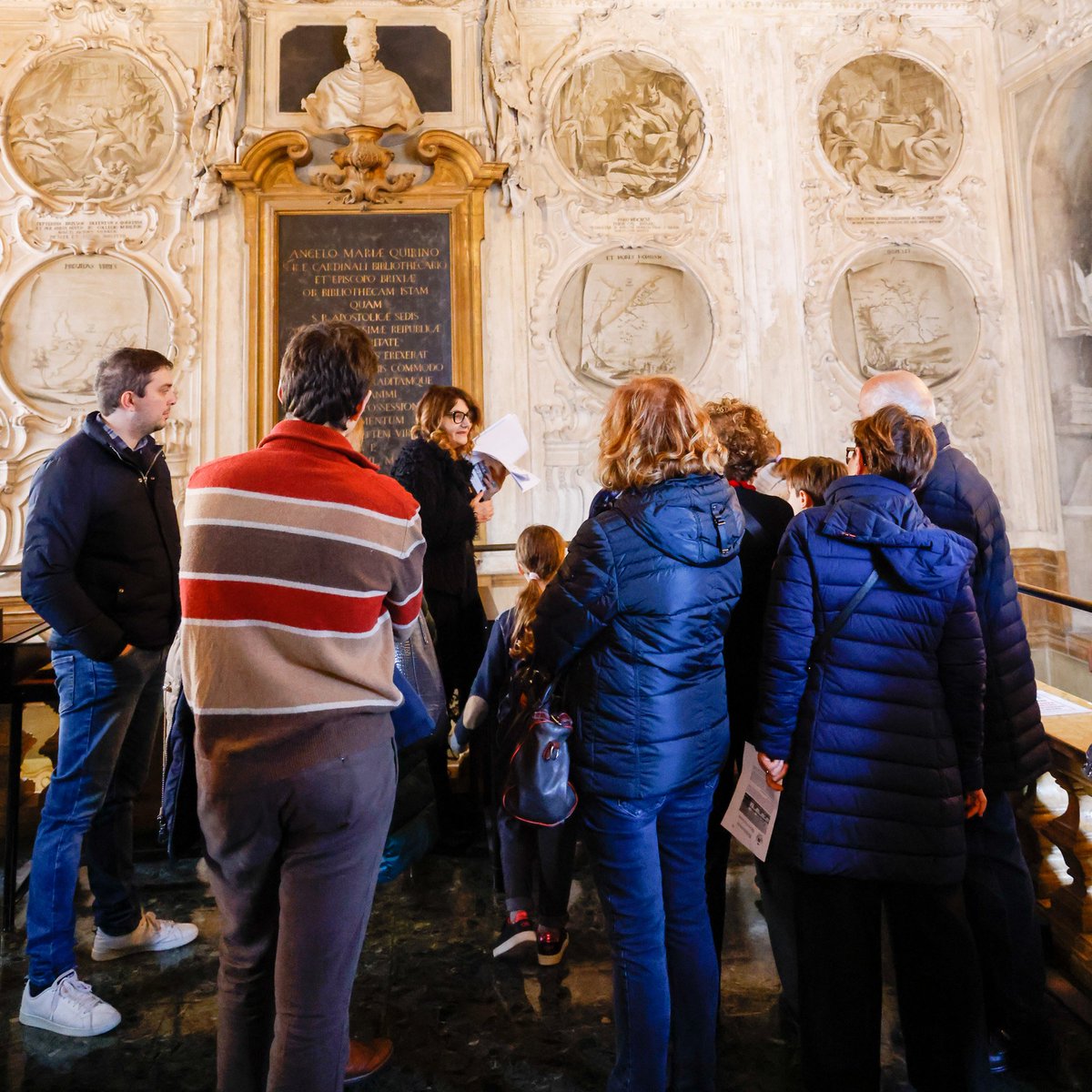 Domenica in Queriniana. La più grande e antica biblioteca di #Brescia apre le porte al pubblico anche di domenica mattina e mette in mostra le sue collezioni! Prenota:👉bit.ly/3IBlVKl 📸IG@andrea_lombardi_brescia #VisitBrescia @TurismoBrescia @inLOMBARDIA @Italia