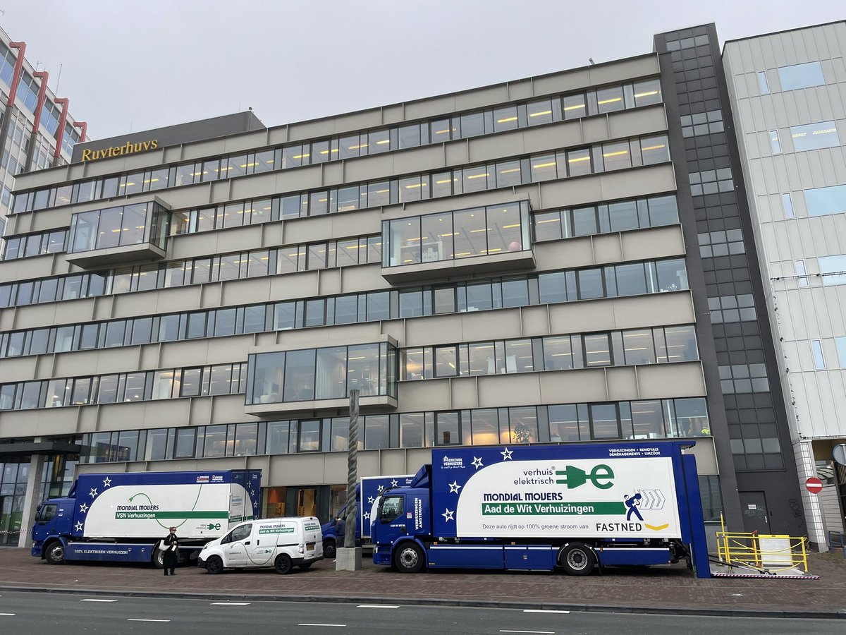 Quite proud when I encounter this on my way to work. Fully electric Renault Trucks from <a href="/aaddewit/">Aad de Wit</a> ⚡️