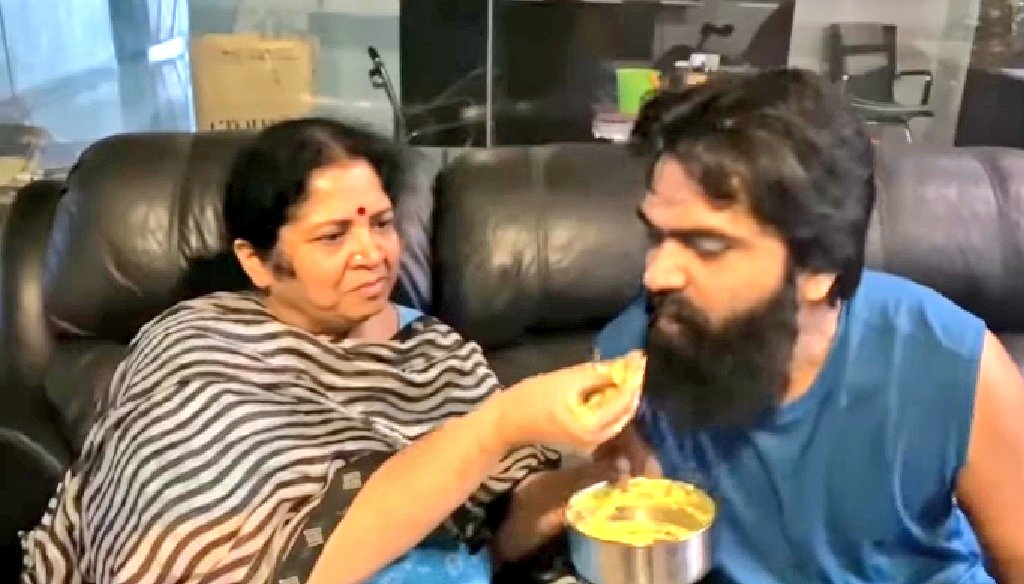 #SilambarasanTR #HBDamma                 #HBDUshaRajendar🥟🎂🎂🎂🎂