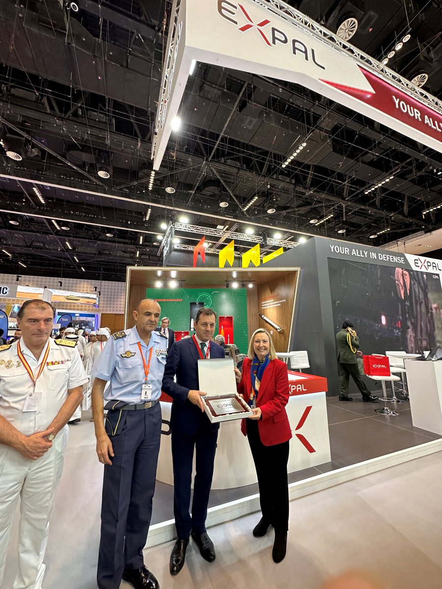 Our CEO was honored to receive the visit of Secretary of State for Defense (SPAIN) María Amparo Valcarce García at #IDEX2023. 

#EXPALSystems #Technology #dualEIMOS #IDEX2023