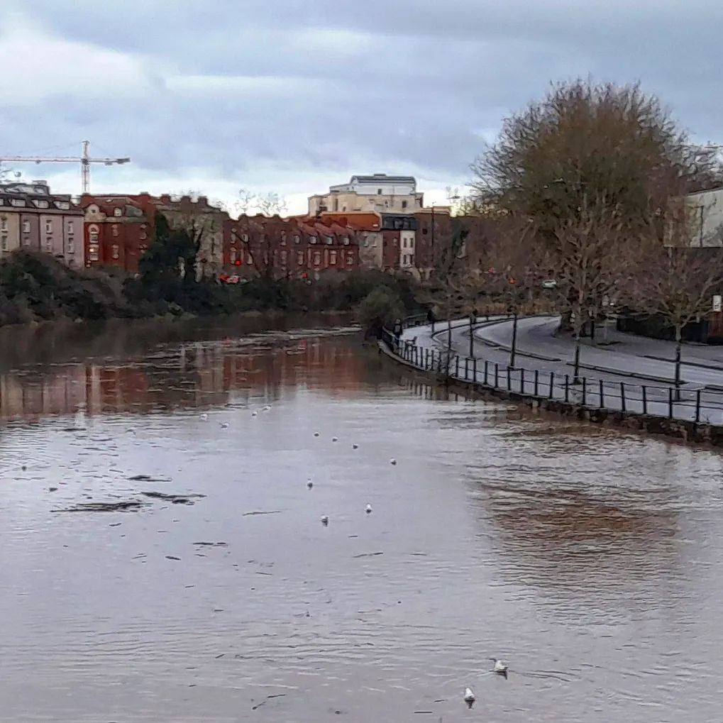...and the tide was still coming in... #Bristol instagr.am/p/Co9XuuvMfHv/