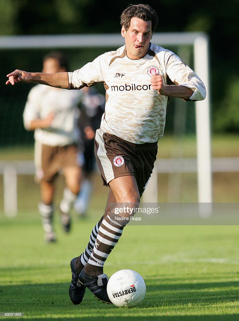 #OnThisDay in 1975 - Former #FCSP player, assistant trainer, U23 coach, and head coach, Thomas Meggle is born. 

🏴‍☠️Herzlichen Glückwunsch zum Geburtstag🏴‍☠️