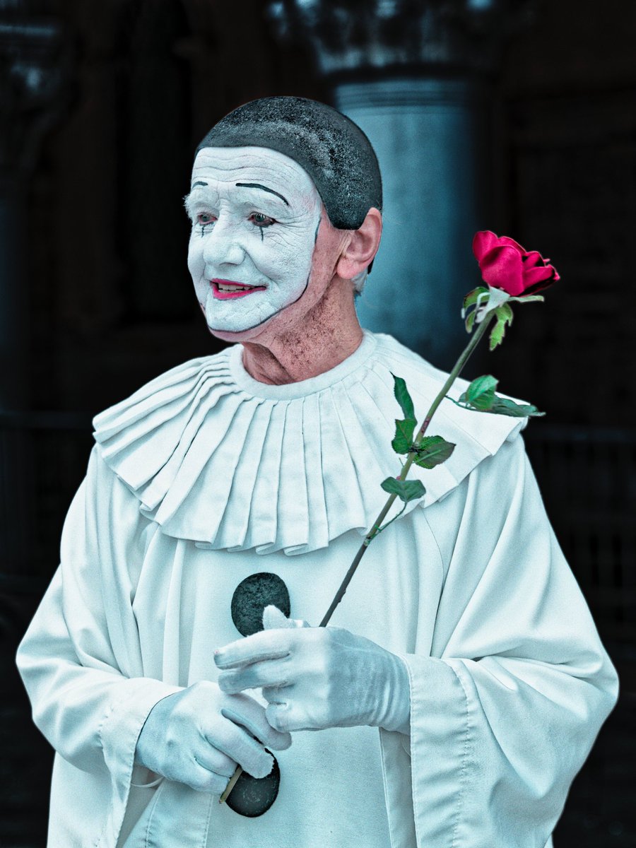 calice gallery tweet media