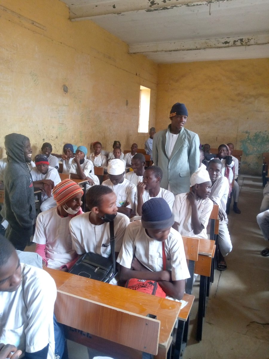 Yesterday, 21st February, 2023 I went to GSS Sabuwar Kofa as an Advocate of SDSN to interact with Students on the 17 SDGs 2030 agenda.
#UnitedNations 
#SustainableDevelopmentGoals
#SDSNNigeria
#UNESCO 
#EconomicGrowth
#BritishCouncil