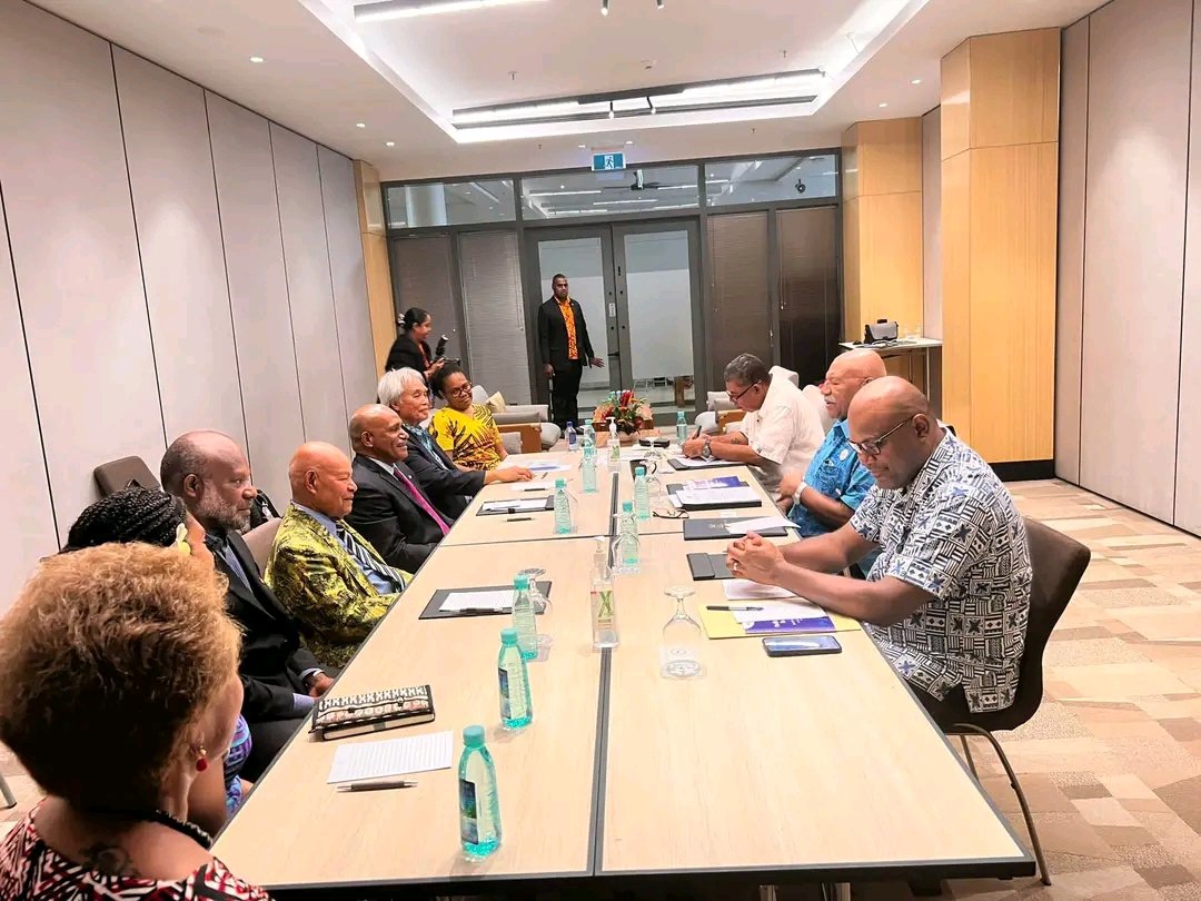 slrabuka's tweet photo. Today I held fruitful discussions in the lead-up to the Special Retreat of the Pacific Islands Forum Leaders in Denarau, Nadi with a delegation from West Papua. https://t.co/2j4IUEfBqP