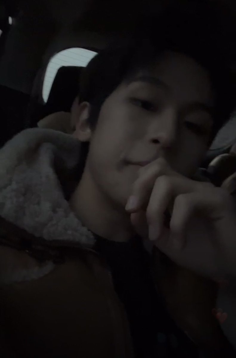 namang9u's tweet photo. 손치워사람미치는꼴보고싶냐 https://t.co/n7bVzPJ6lK