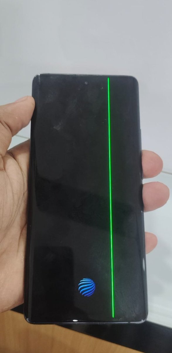 NizarAhammad7's tweet image. Vivo x60 pro suddenly showing green line problems in display
#Vivo
#Displaygreenline #displaymanufacturingdiffect