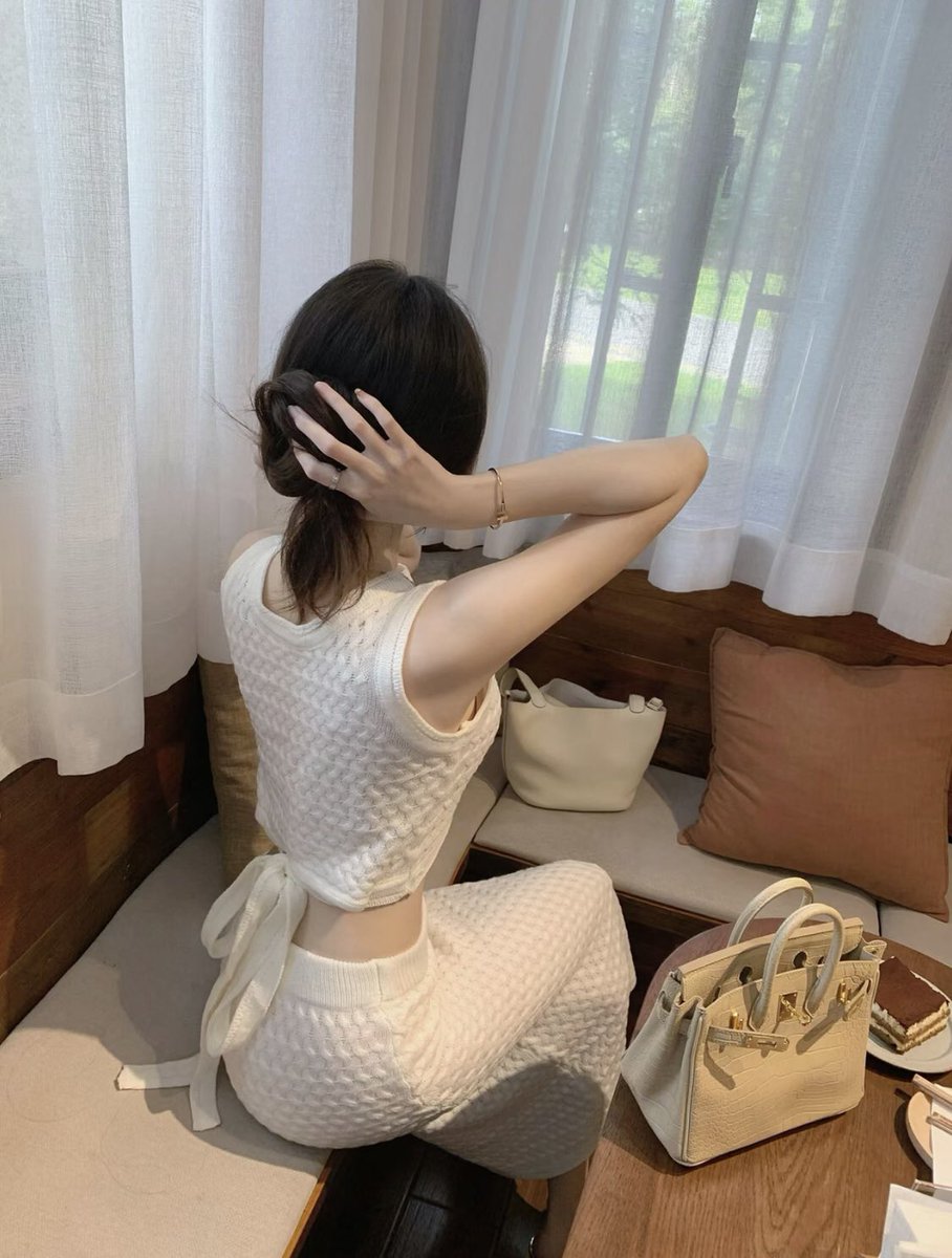yu77612's tweet photo. 如果我每天都这样穿你感觉你睡在我旁边能睡着嘛 #广东 #广州 #美女 #小姐姐 https://t.co/lBNe4aRmIE