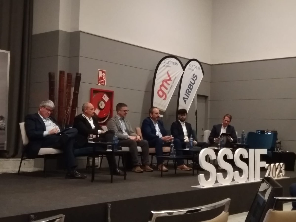 satlantis_'s tweet photo. 🗣️Thought-provoking Panel "Technology Limitation of Constellation" at @SSSIForum with #SATLANTIS CEO @jthernani and Antonio Abad @Hispasat, Luis F. Sánchez #Sener, Alberto González @alenspace and Manuel Moreno @D_Orbit 🛰️ #SSSIF23 #smallsat #innovation #technology #space https://t.co/sO1kjiU2t7