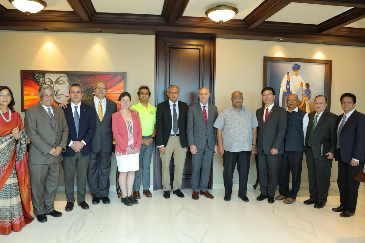 nmims_india's tweet image. NMIMS hosted a senior leadership delegation - #VirginiaPolytechnicInstituteandStateUniversity @VirginiaTech It was aimed at bringing together #academicexperts to discuss and promote collaborative applied #research #curriculum development #internships and #placements for students