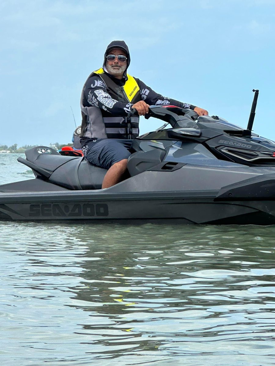 I really hate my jacket. I have to find a all black one. #seadoo #LiverpoolRealMadrid #jetski #pwc #flskiriders #junsworld #fyp
