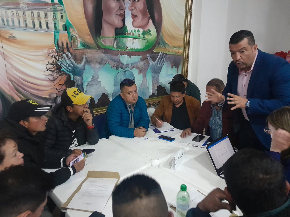 EdwarJavierPar2's tweet photo. Los sectores 1 y 2 participaron en las mesas de presupuestos participativos, 
Se priorizaron 63 proyectos entre ellos:
📍 Cámaras de seguridad.
📍 Mantenimiento de vías.
📍 Dotación y construcción de salones comunales.
📍 Parques 
📍Talleres de convivencia. https://t.co/419XWJmZJq