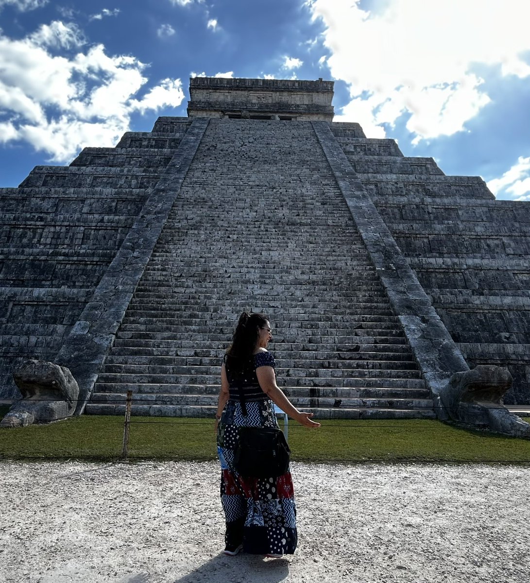 El alma turista que deja su huella, 
Así mi camino andaré,
al son del corazón, 
late fuerte como las notas de mi café,
Y mi espíritu libre que sonríe,
en armonía con su ser.… 

#cheftanbonilla #conectandoconelalma
