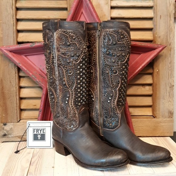 So good I had to share! Check out all the items I'm loving on <a href="/Poshmarkapp/">Poshmark</a> #poshmark #fashion #style #shopmycloset #donaldjpliner #ariat #frye: posh.mk/npSut3AnCxb