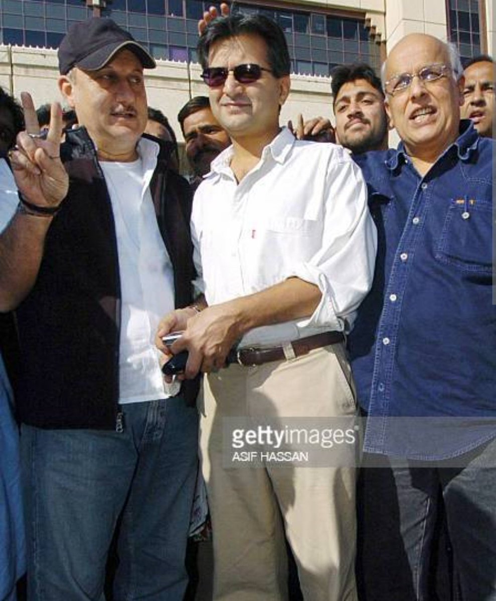 YusraSAskari's tweet photo. . @Javedakhtarjadu sahab,

Feel free to call a spade a spade but don't make us out to be what we are not.

Art &amp; artists from across the border have always been respected by Pakistani audiences.

Hope you enjoyed your time in  #Lahore &amp; visit again soon.

3/3

#India 
#Pakistan https://t.co/g2QcZr9v2G