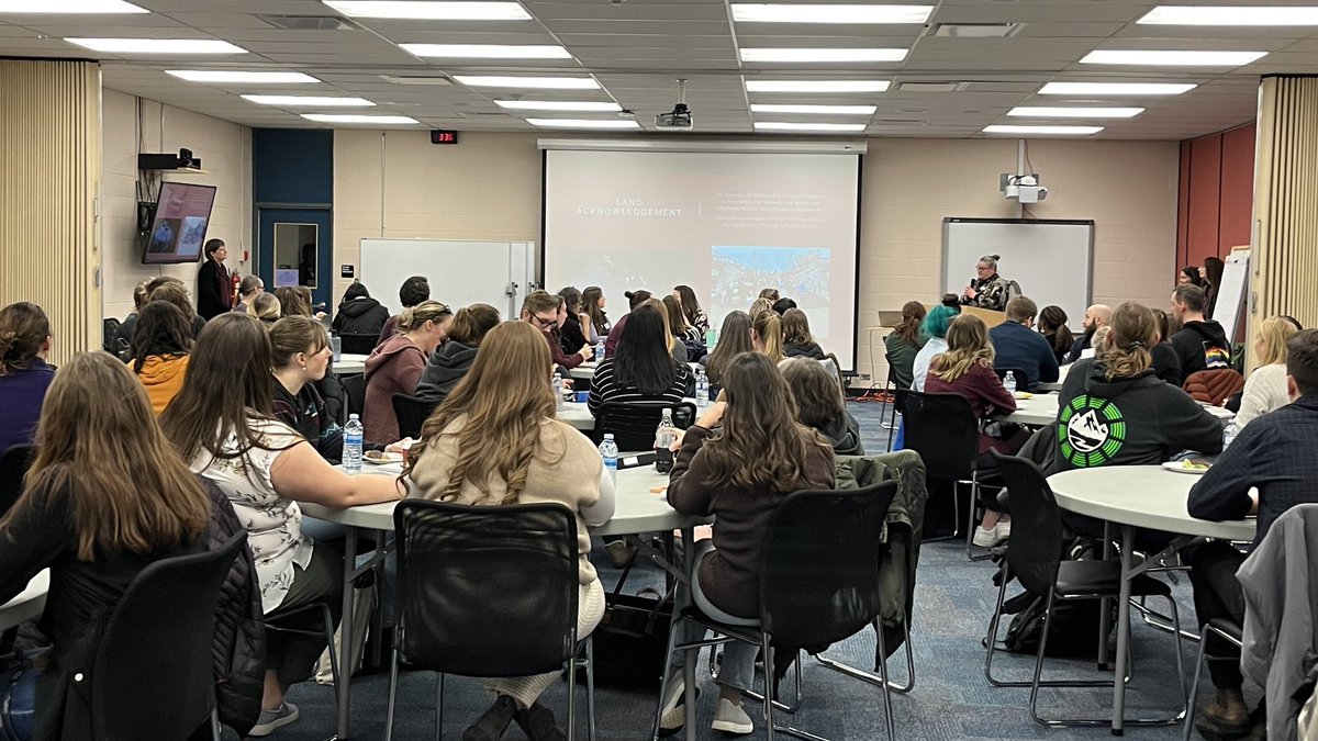 First day of #EDUC391 practicum for the Prince George Teacher Candidates in the EY and SY cohorts. Thank you Coaching Teachers and BC schools for hosting. We could not do practicum without you. #SD57 #CISPG #SD52 #SD91 #SD82 

Here we are at Orientation (photo). #unbced