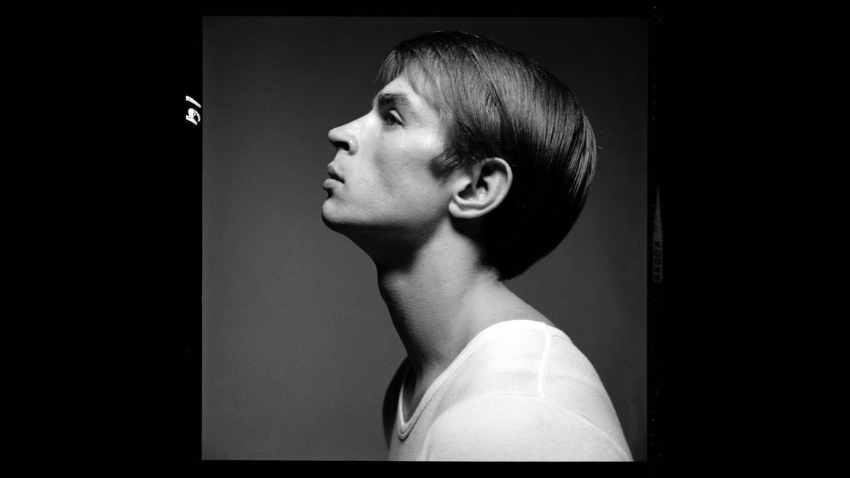 ˗ˏˋ 『#ヌレエフ：伝説と遺産』 ˎˊ˗

ヌレエフは1961年に圧政に反発しソビエト連邦から亡命。国境を越え、世界中の観客に #バレエ を普及させた。

"踊るから生きるのだ、生きる限り踊るのだ" 

2/10(金)よりアップリンク吉祥寺＆京都にて2週間限定上映中🎥
2/24(金)よりDICE+(<a href="/diceplus_jp/">DICE+｜月額999円で見放題！</a>)にて配信💫