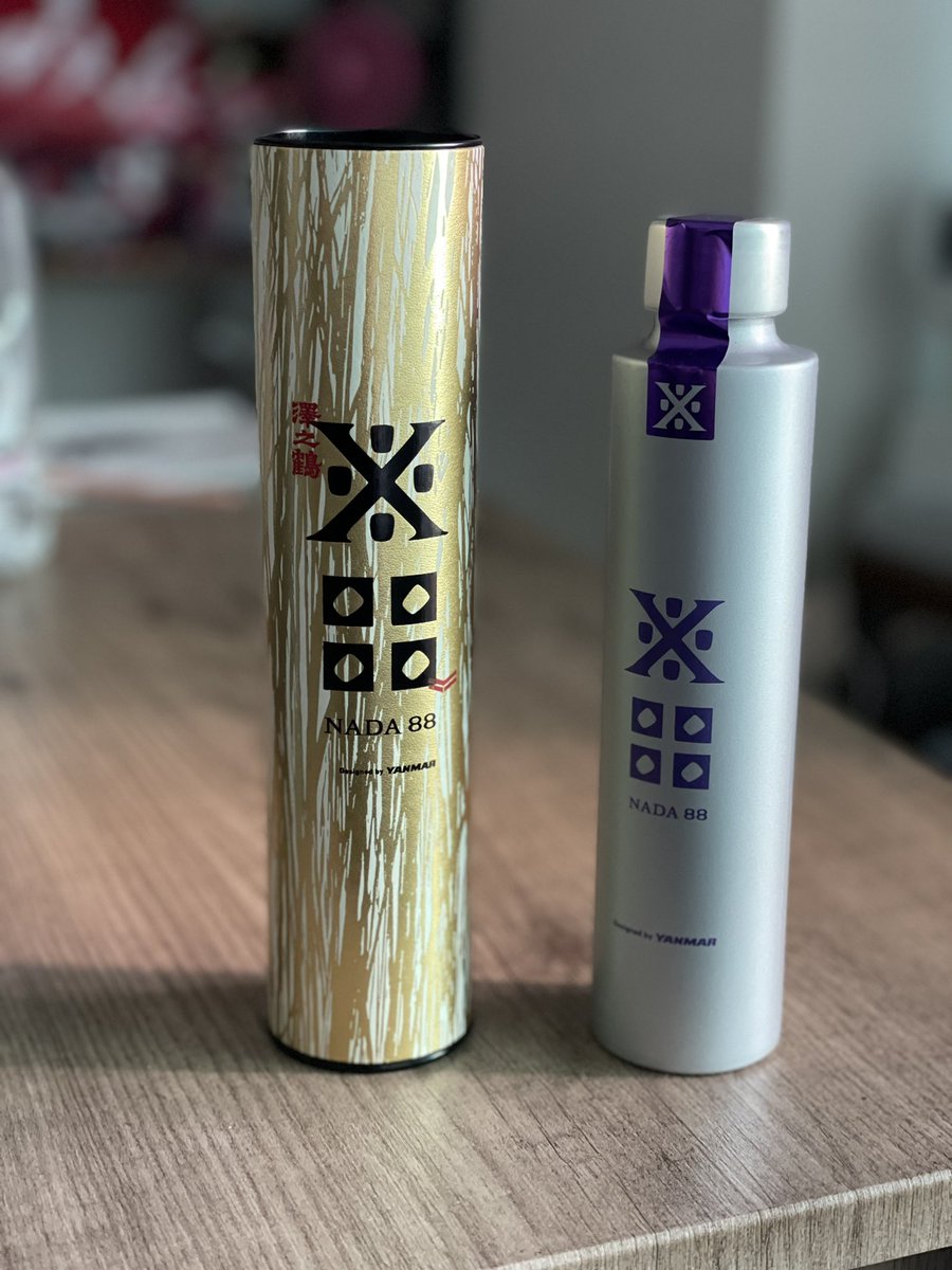 taruken106's tweet photo. ①ミツキ(@Tweet_Mitsuki )さんのプレゼント企画で
今シーズンのセレッソのポスター🌸
#ミツキにやみつき　
#株式会社ミツキ　
②ヤンマーマルシェ(@Yanmar_Marche )のプレゼント企画で日本酒🍶
NADA88
#ヤンマーマルシェ
#沢の鶴
#NADA88
#純米大吟醸　
#日本酒　
どちらもありがとうございます😭 https://t.co/kHOcieQYuv