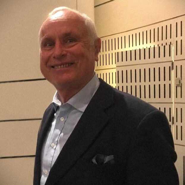 We are deeply saddened to hear the news of Andrew McKinnon's passing.
 
A great supporter of the arts in Australia and a friend of City Recital Hall. Our thoughts are with his family and friends.