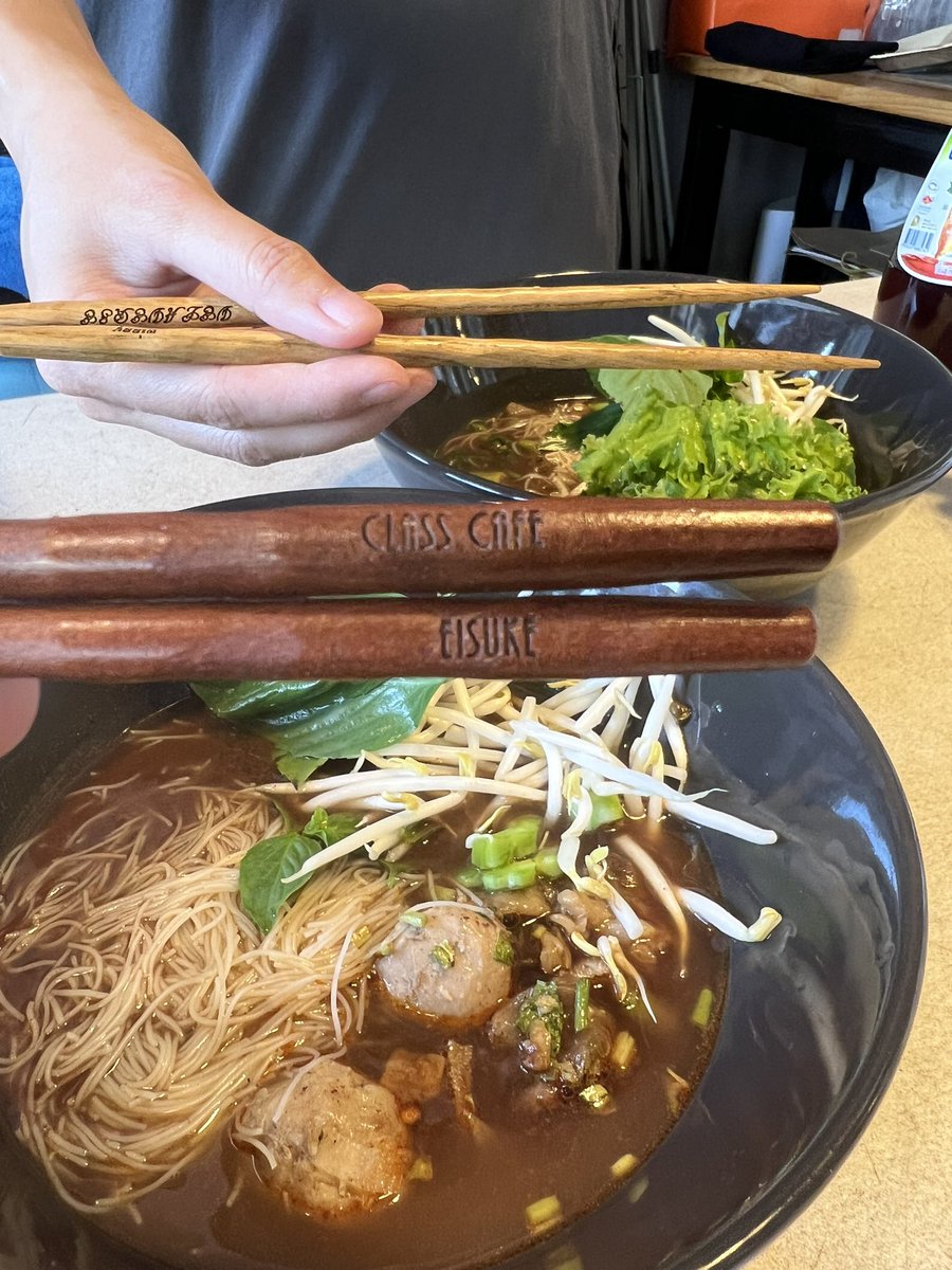 yuuchan5622's tweet image. @Ryuta0120444 さん
妻と一緒にプレゼントして頂いた
お箸を毎日使っています🥢
ありがとうございます🫶
#KISARAGI #classcafe