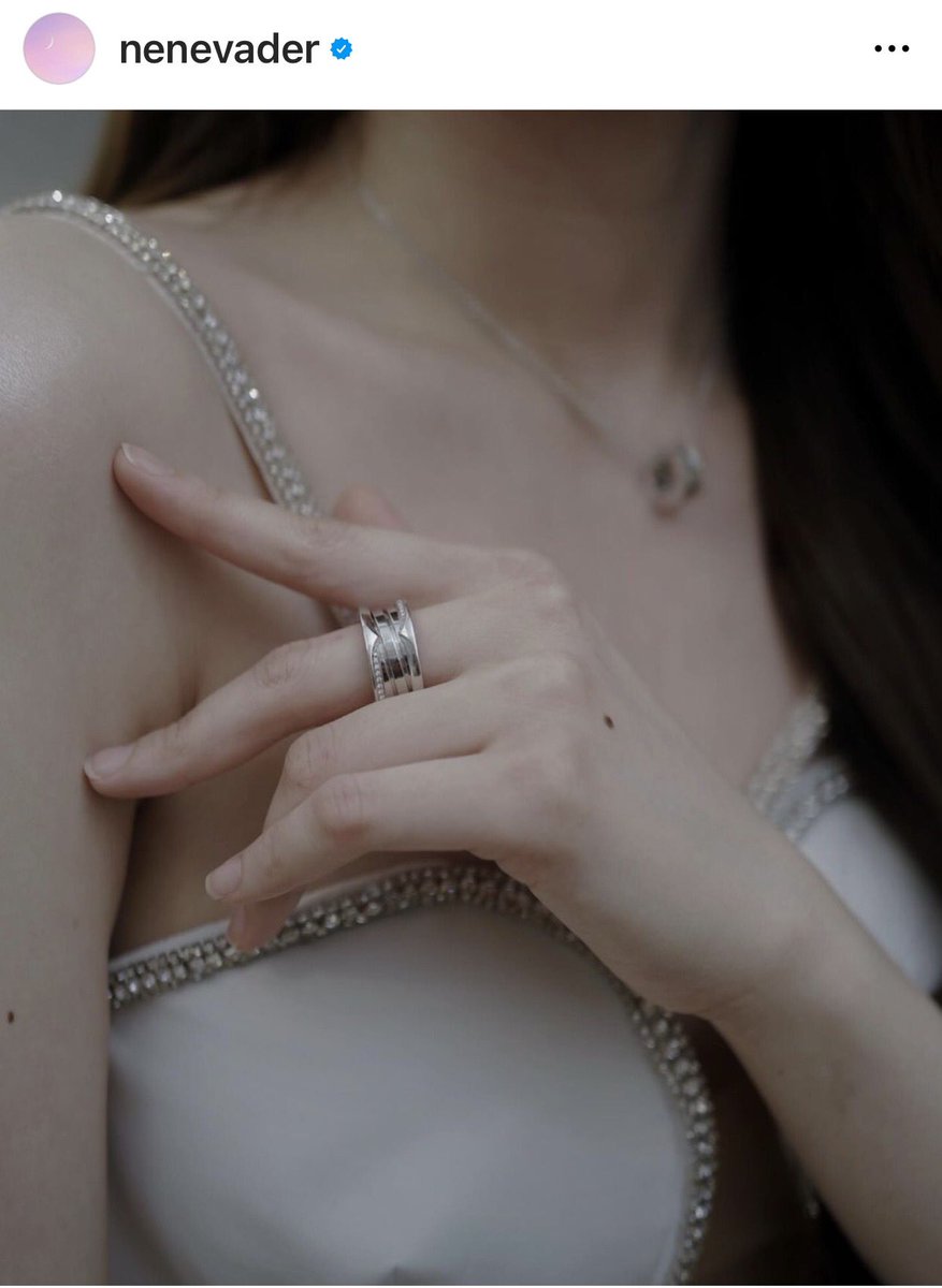 TTNok2's tweet photo. เรียบหรู สวยมากๆ 💗ครบเซ็ต (สร้อย แหวน กำไลข้อมือ) 📿💍กดไลค์ คอมเม้นต์ในโพสไงIGน้องกันเยอะๆๆนะคร๊า❤️

https://t.co/OecJ9LWjOr

@nnenevader @Bulgariofficial
#NenexBulgari #เนเน่ 
Nene Bulgari Jewelry 

#Bulgari
#BulgariBzero 
#SerpentiViper
#BulgariJewelry
#BulgariThailand https://t.co/vEHzzedtDj
