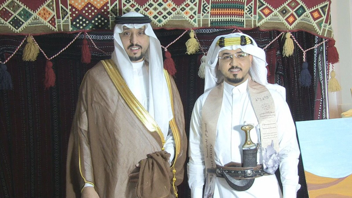 المدير التنفيذي  لـ
#مستشفى_المؤسس_بمكة 
الدكتور ضياء مختار يرتدي الزي التراثي في إحتفالية #يوم_التاسيس التي أقيمت  بالمستشفى . 

_يوم_بدينا