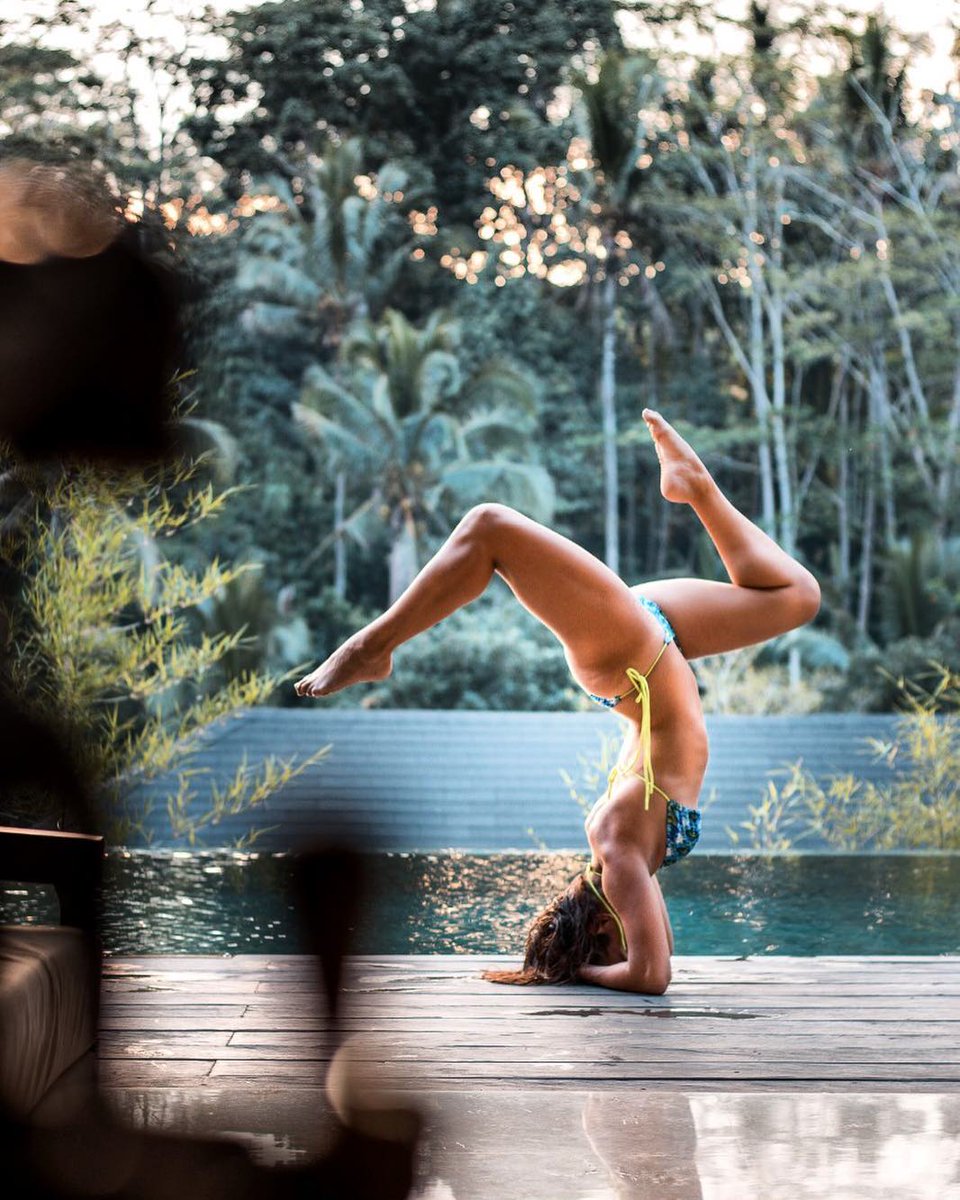 Find your balance and ignite your soul with our rejuvenating sunset #yoga session, or create your own tranquil routine in the comfort of your private villa, nestled in nature's embrace. Photo credit: (@)hotelmeastory #SamsaraUbud #InnerPeace #NatureLove #Ubud #Bali