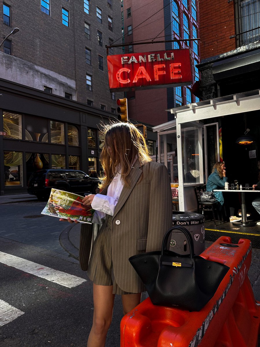 karolinageits's tweet image. Is it spring yet?

#basicoutfits #winterstyle #howtostyle #streetstyleinspo #minimalstyle #whowhatwearing #ootdgals #neutraloutfits