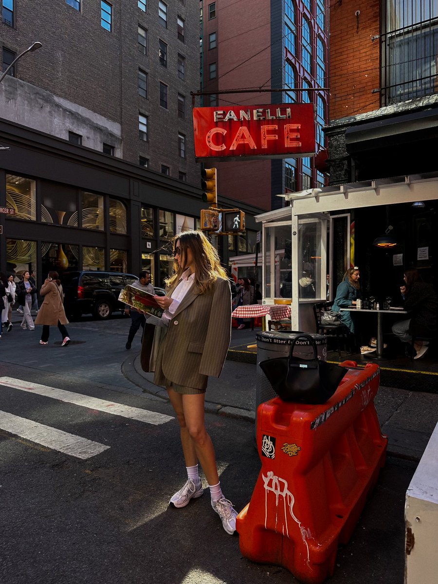 karolinageits's tweet image. Is it spring yet?

#basicoutfits #winterstyle #howtostyle #streetstyleinspo #minimalstyle #whowhatwearing #ootdgals #neutraloutfits