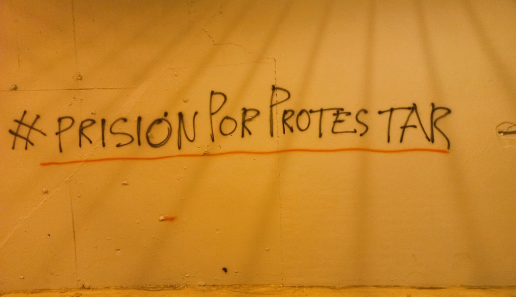 AlertaDesahucio's tweet photo. La desobediencia civil forma parte de la libertad de expresión.
Contra la Criminalización de la Protesta acude este sábado #25F! No a la reforma del #CódigoPenal
¡Abajo las leyes represivas! #PrisionPorProtestar
🕖 19h.
📹 Vídeo
https://t.co/hAlXiphMjN https://t.co/BVibQzZAwo