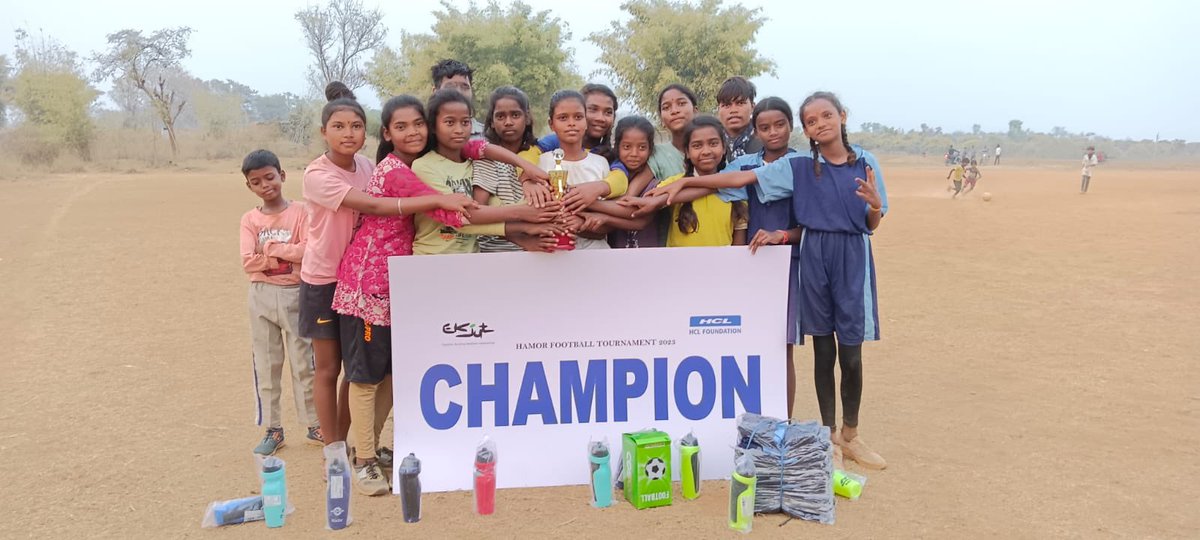 EkjutIndia's tweet photo. With support frm @HCL_Foundation ‘Hamor’football tournament at Neuri ground in Bundu was organised. Team of young girls first time participated&played very well.The year long program focused on health,nutrition,livelihood &leadership of young people.
#Footballforall #Youngpeople https://t.co/U2iR8h9ZrX