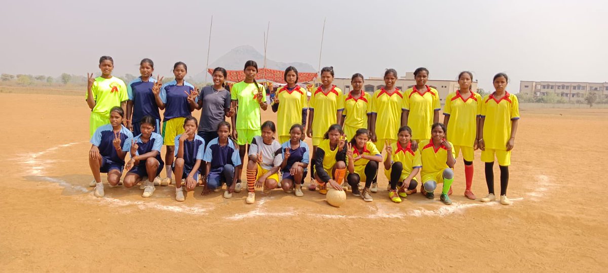 EkjutIndia's tweet photo. With support frm @HCL_Foundation ‘Hamor’football tournament at Neuri ground in Bundu was organised. Team of young girls first time participated&played very well.The year long program focused on health,nutrition,livelihood &leadership of young people.
#Footballforall #Youngpeople https://t.co/U2iR8h9ZrX