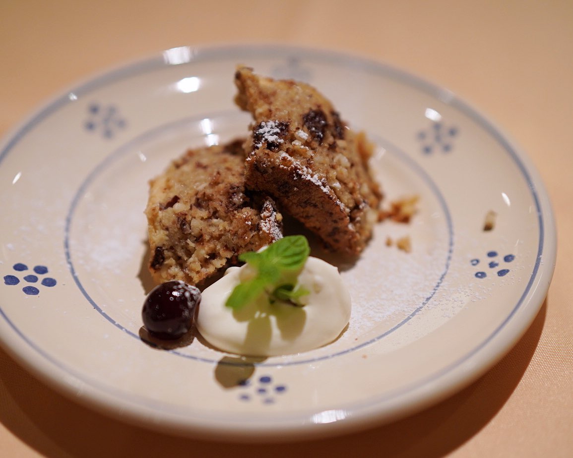 美味しかったぁ😋

ボイルホタテイカと白インゲン豆のサラダ仕立て

今治産ロマネスキのトマトソース　熟成ソース

ドルチェは名前忘れてしまった

#表参道ランチ #イタリアン #リストランテコルテジーア #ristrantecortesia