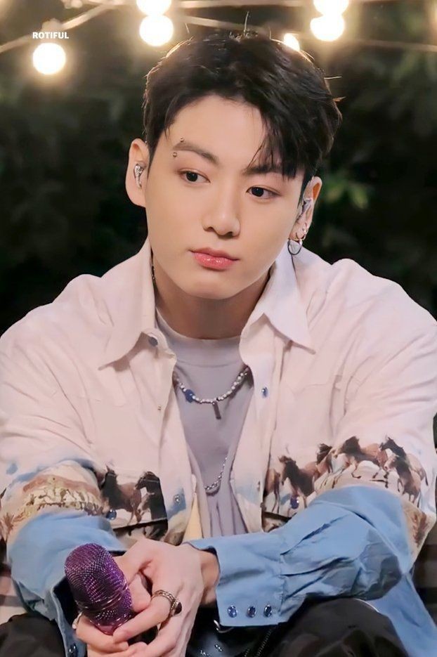 CottonMusk's tweet photo. Keep voting loves. Remember we have to win this for him. We have to show him that we got his back.
FIGHTING FOR JUNGKOOK
WE LOVE YOU JUNGKOOK
I'm voting #LeftandRight for #BestMusicVideoa at #iHeartAwards https://t.co/t5WS5tEyTZ