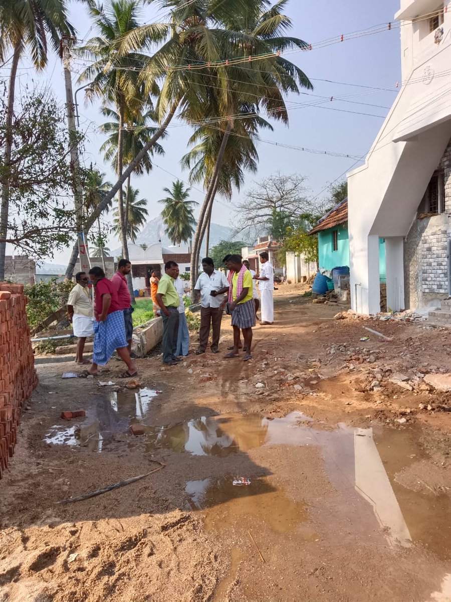BJYM_DINDUGAL's tweet photo. திண்டுக்கல் மாவட்டம் பிள்ளையார்நத்தம் ஊராட்சிக்கு  உட்பட்ட *அணைப்பட்டி* கிராமத்தில் உள்ள அனைத்து சாக்கடையிலும் கழிவு நீர் தேங்கி கிடந்த நிலையில் *பாரதிய ஜனதா கட்சி திண்டுக்கல் கிழக்கு மாவட்ட இளைஞரணி* சார்பில் விடுக்கப்பட்ட கோரிக்கையை ஏற்று பிள்ளையார் நத்தம் (1) https://t.co/JR8GzgbuRW